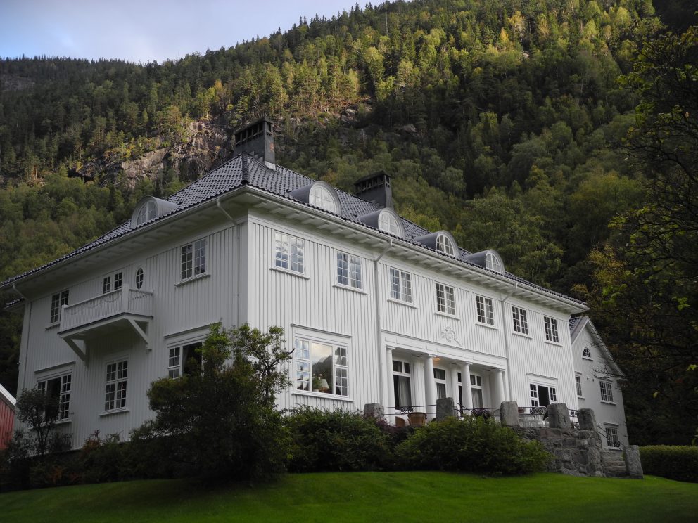 Hovedbygningen på  "Admini " på Rjukan. Foto: Eva Eide Riksantikvaren