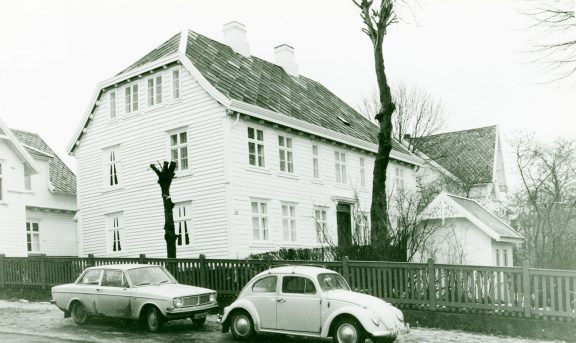 Bilde av Christiansenhuset tatt i 1970. Foto: Ola Hektoen Øverås©Riksantikvaren