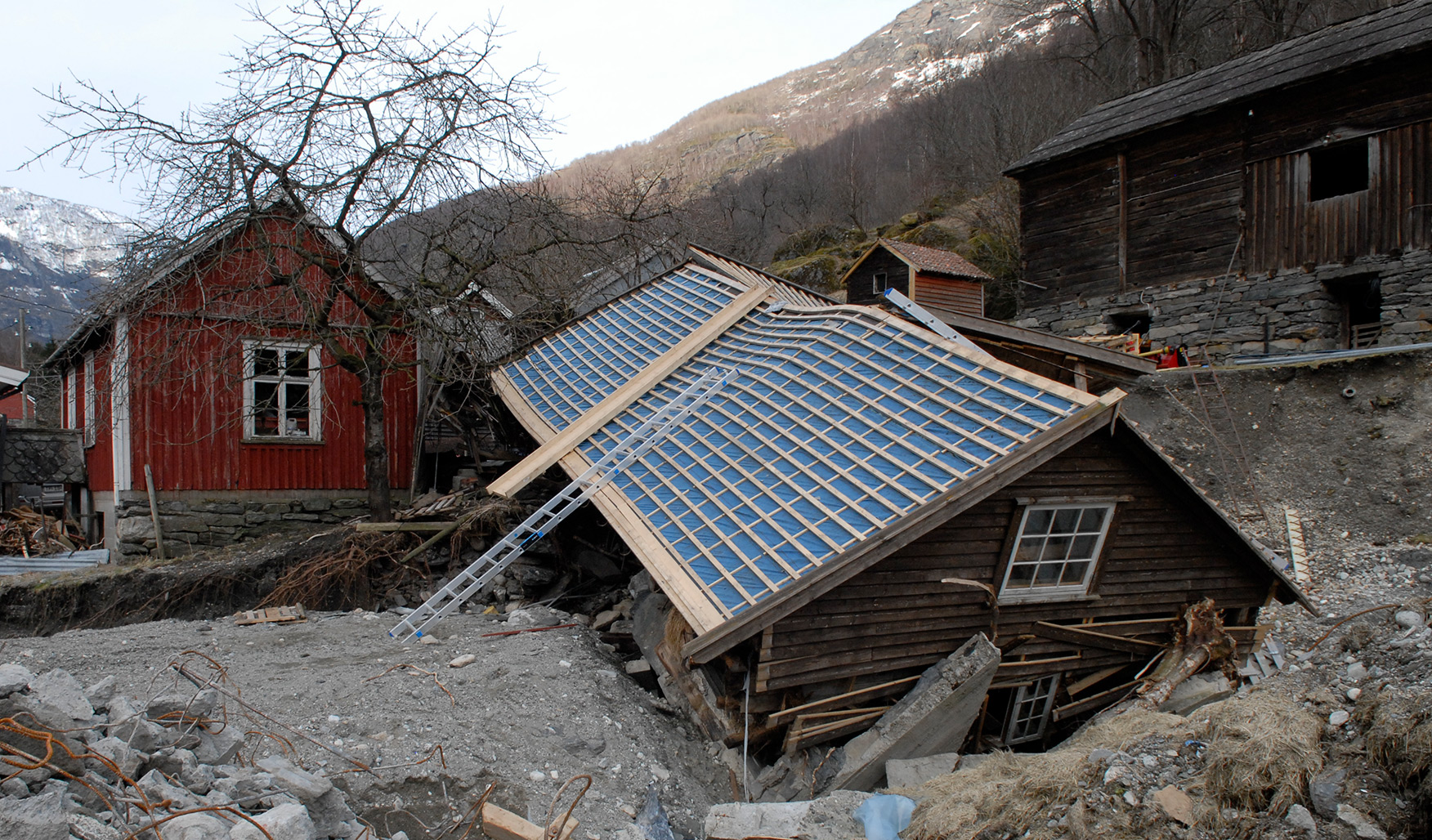 Flommen i Flåmsdalen i Aurland i 2014 gjorde skader på bygninger og landskap. Foto: Marte Boro Riksantikvaren