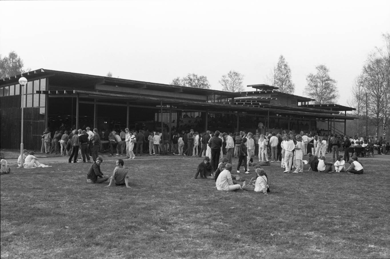 Bilde fra en dansekveld. Dansekveldene på Glomdalsmuseet var populære og trakk mange folk på 60- og 70-tallet. Foto: Glomdalsmuseet
