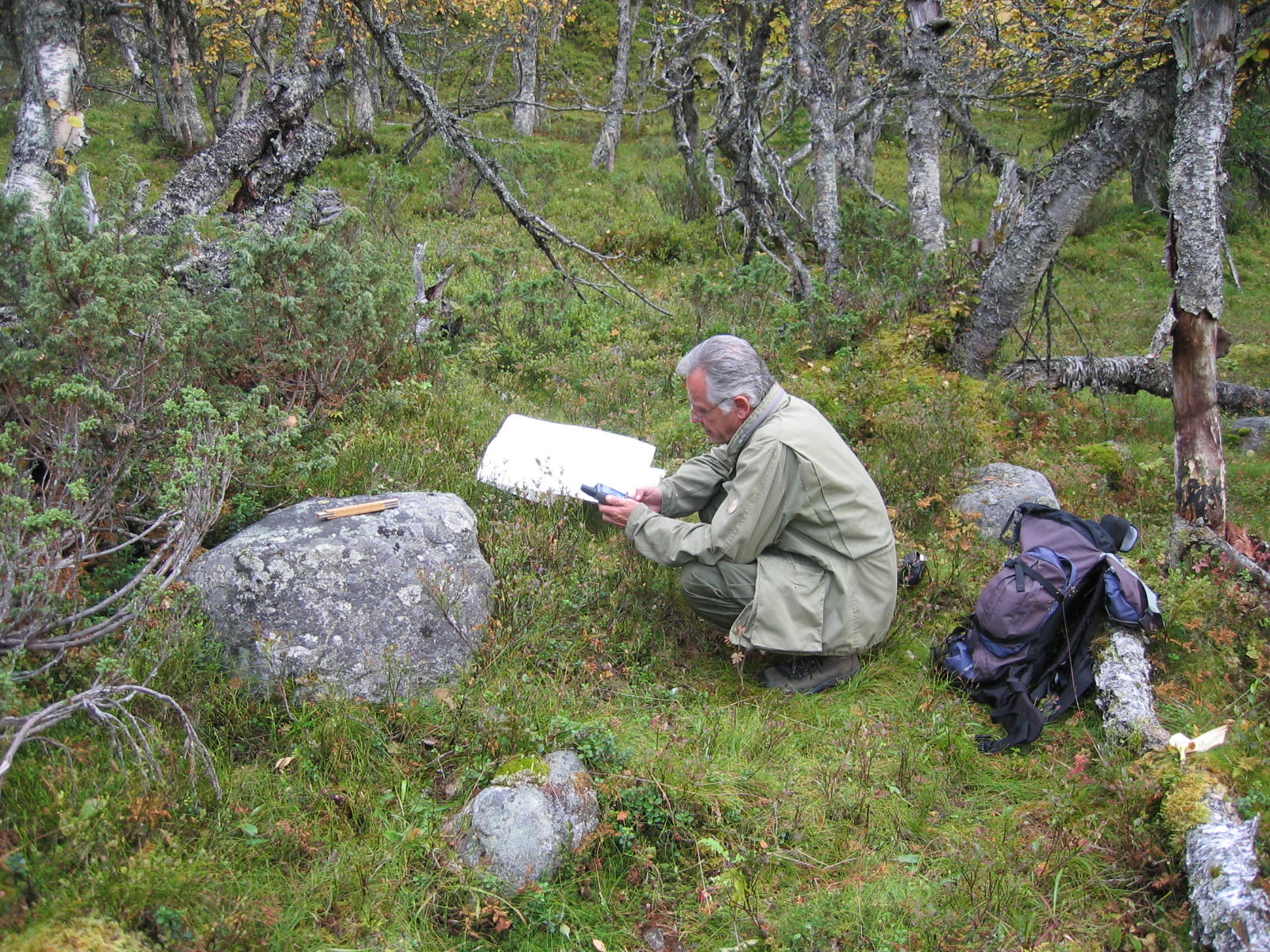 Bildet viser Per Olav Mathiesen som har kartlagt store deler av dei arkeologiske kulturminna i Rendalen. Fotografert av Hilde Amundsen