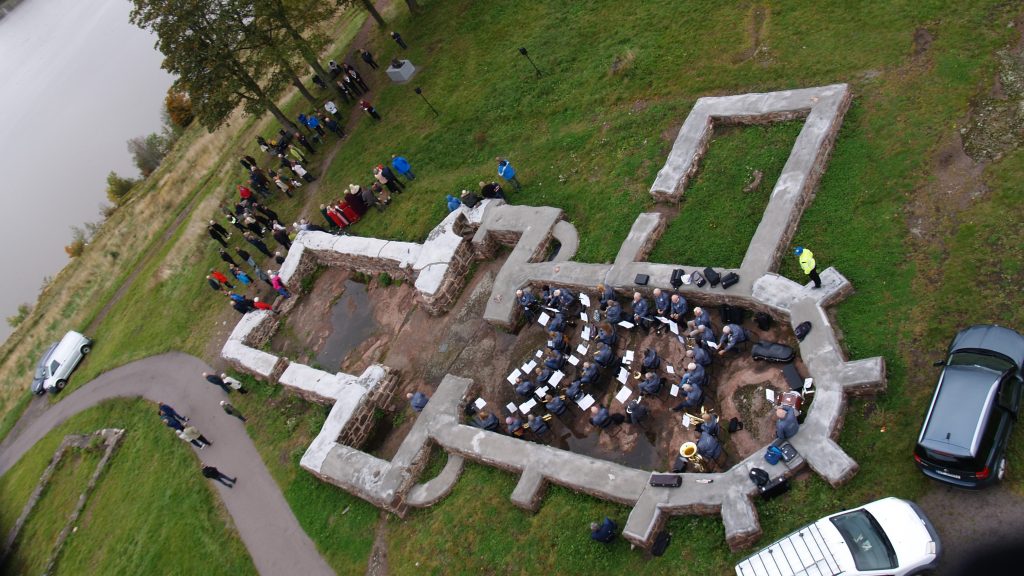 Bilde av ruinene av Mikaelskirken i Tønsberg, sett ovenfra. Fotograf Synne Vik Torsdottir