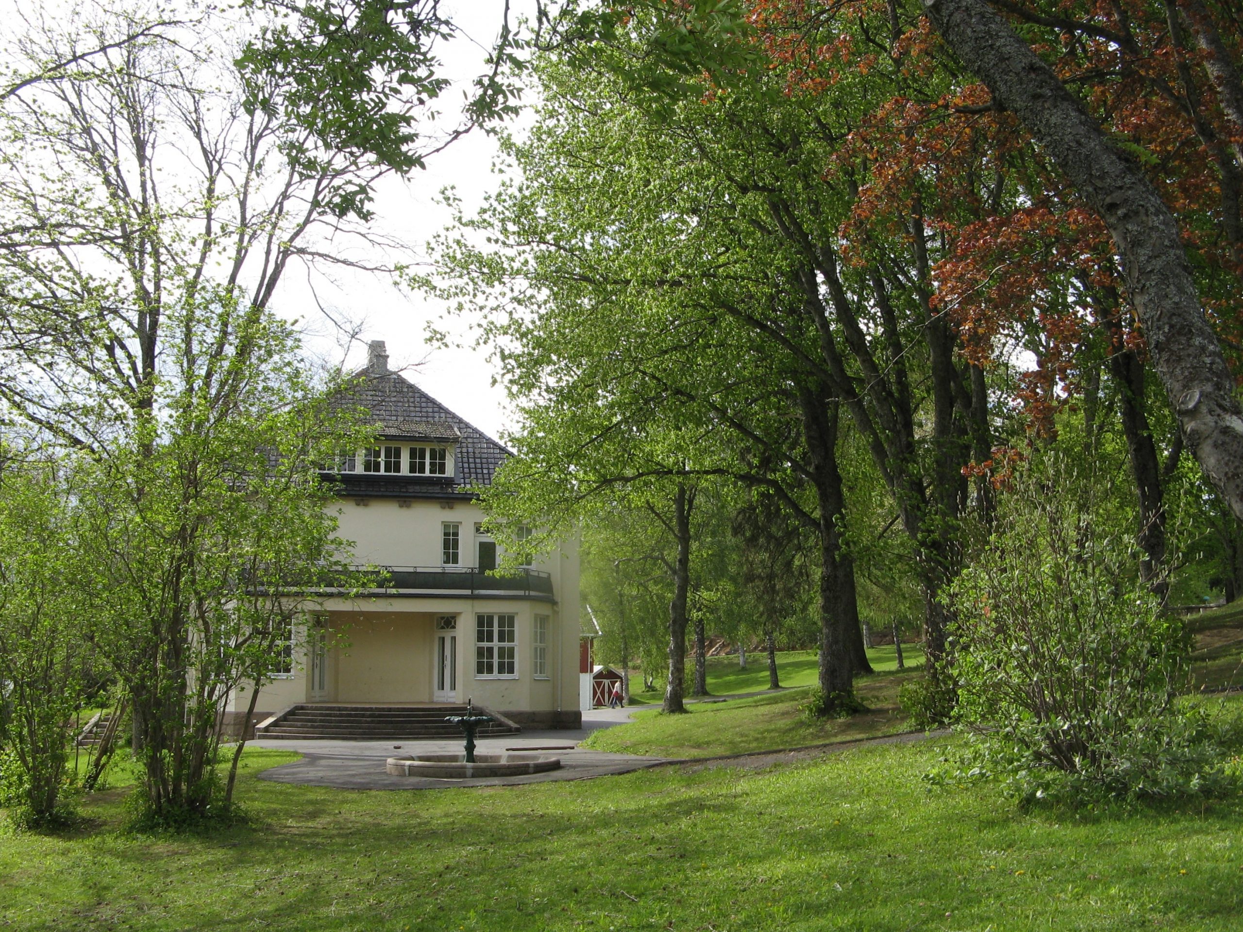 Bildet av landskapsparken som omgir anlegget. Foto: Mette Eggen, Riksantikvaren