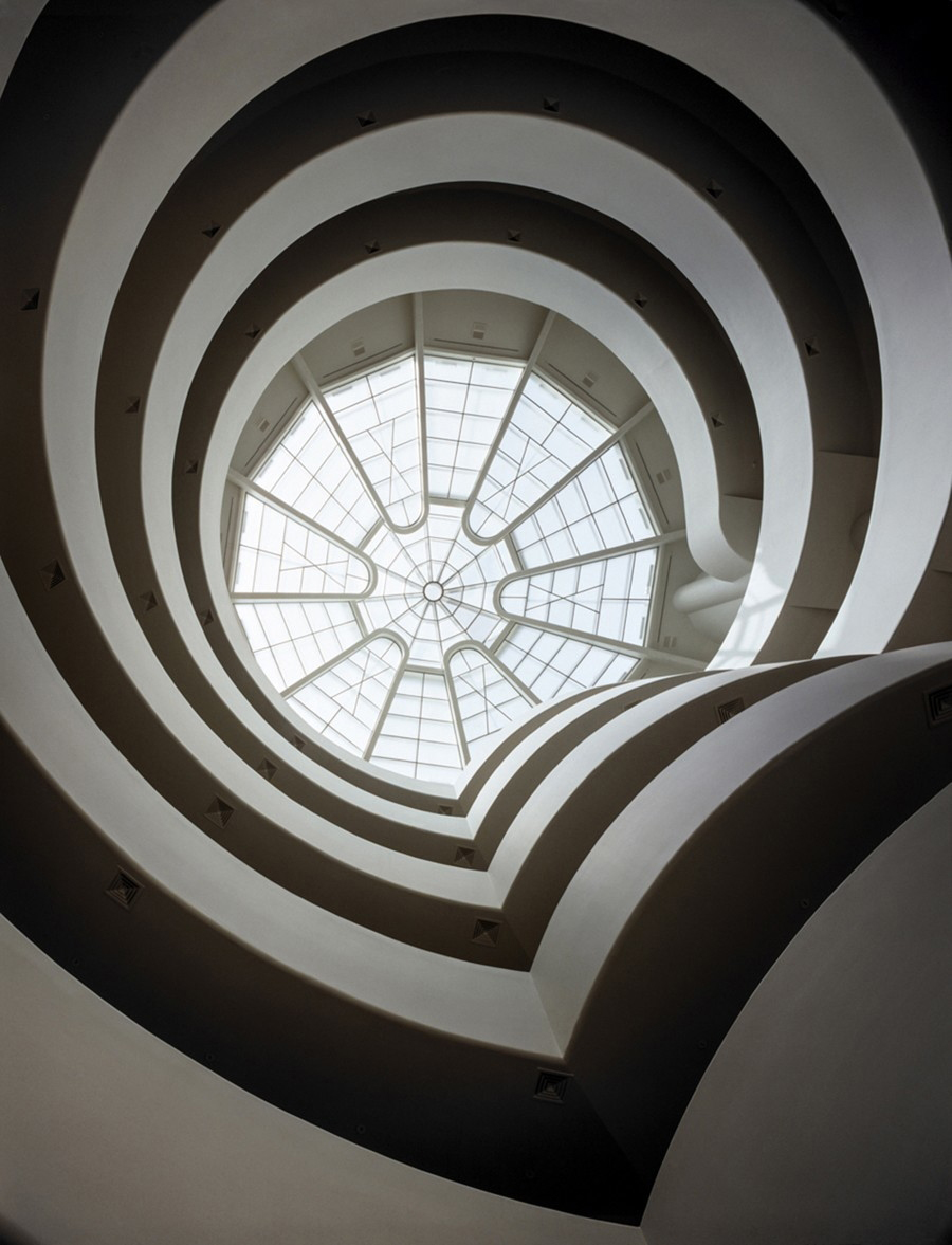 Bildet viser innsiden av Solomon R. Guggenheim Museem i New York. Foto lånt fra Solomon R. Guggenheim Museum.