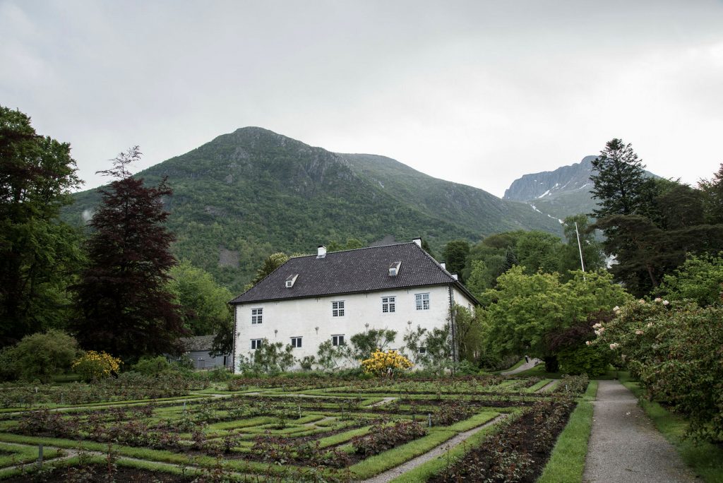 Stormfulle dalstrok - baroniet i Rosendal 1