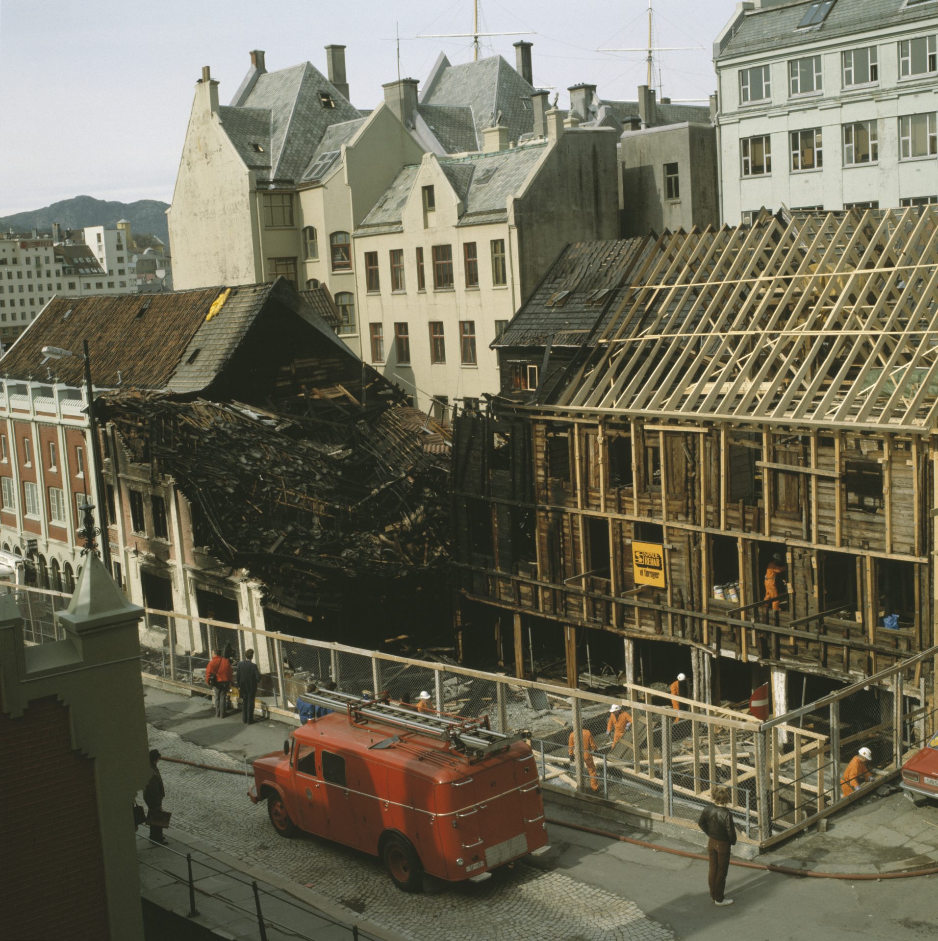 Fire in Bergen. After the Finnegården fire in 1982. Photo: Arve Kjersheim, the Directorate for Cultural Heritage