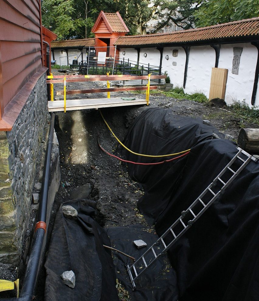 Conservation. Bryggen in Bergen is saved using new methods. Photo: Anette Ramstad, the Directorate for Cultural Heritage