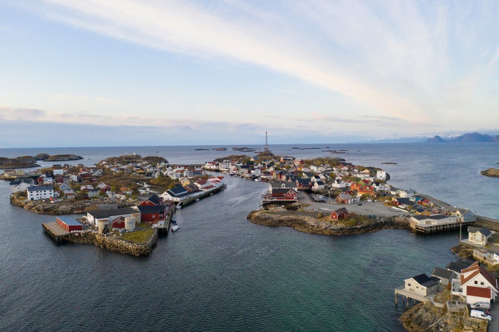 Bevaringsstrategier: Kystens kulturmiljøer blir pilot. Bilde av Henningsvær.