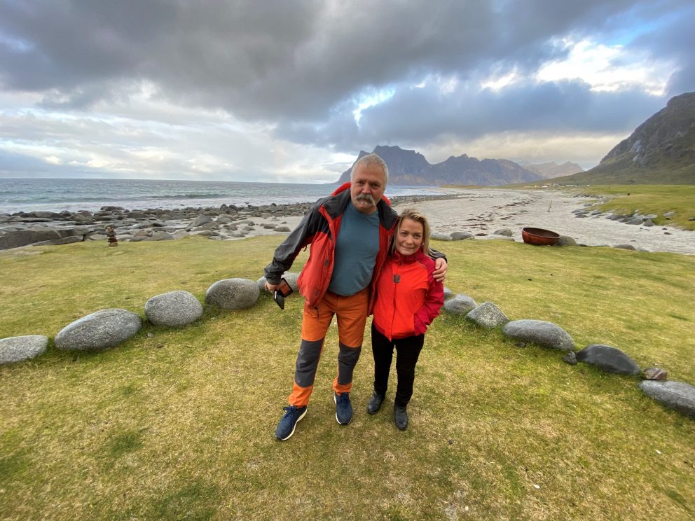 Statsråd Sandra Borch og leder for Uttaklev grendelag, Ivar Andersen