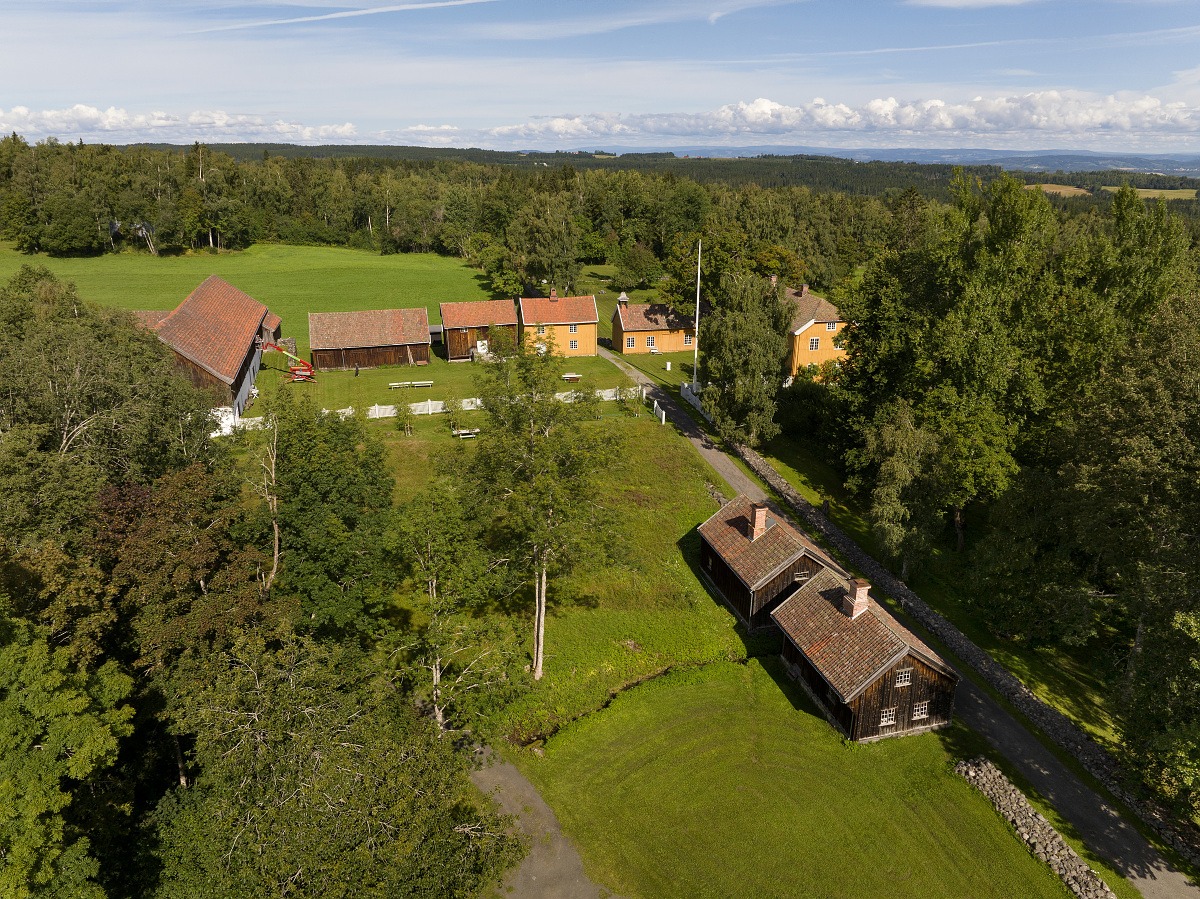 Steinberg gård sett fra luften