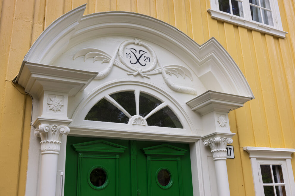 Detaljer fra dør.