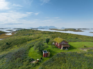 Bilde av et hovedhus på Lissøya i verdensarvområdet Vega.