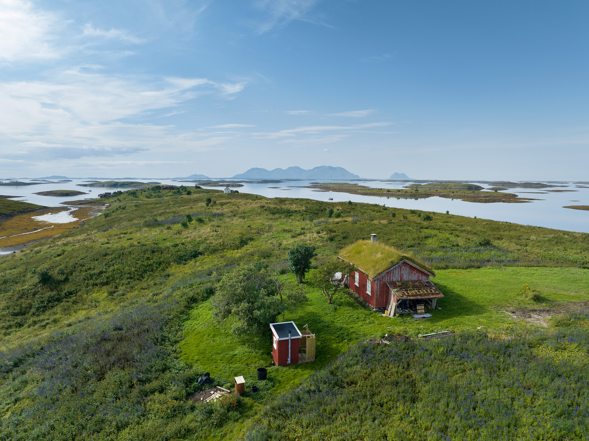 Bilde av et hovedhus på Lissøya i verdensarvområdet Vega.