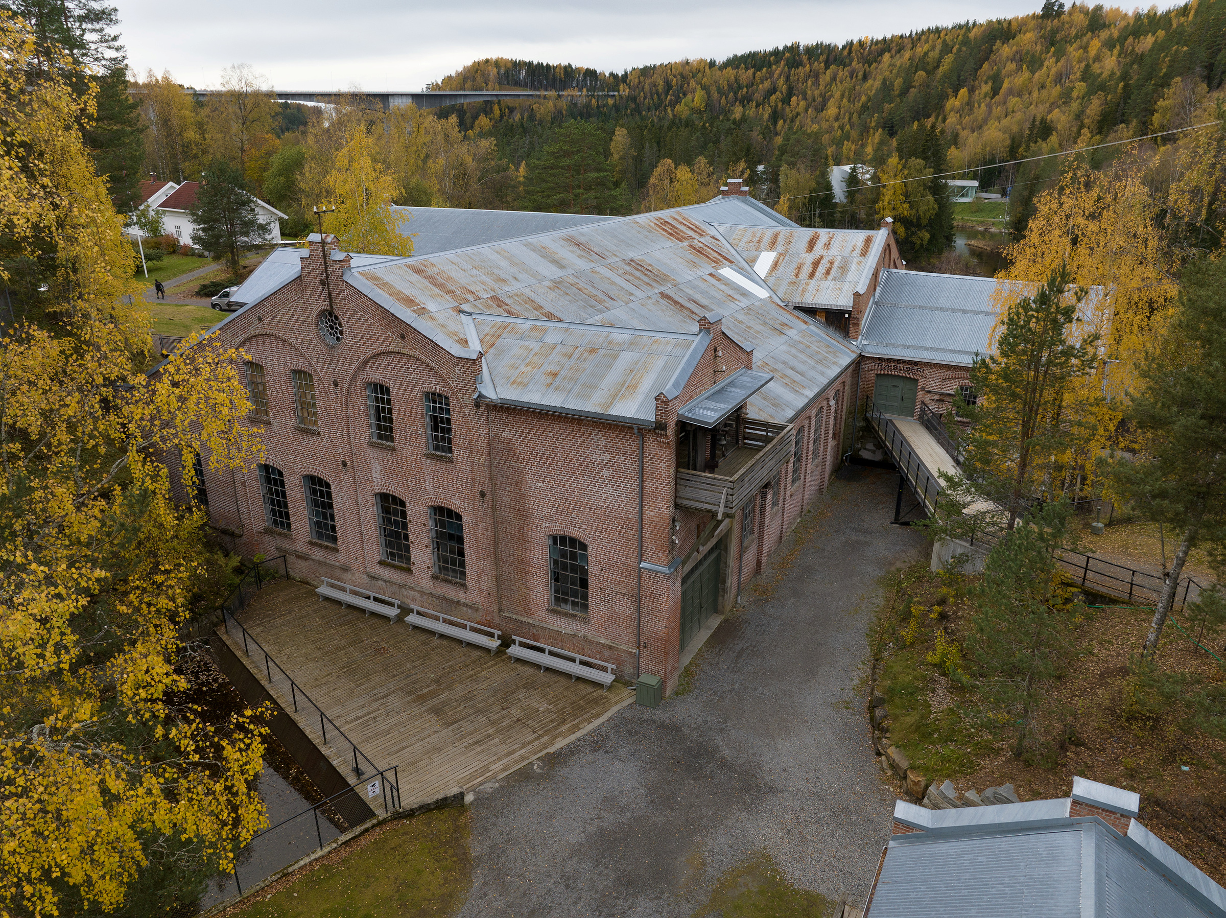 Flyfoto av Kistefos Træsliberi