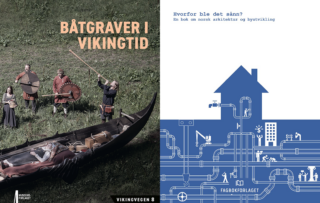 Bildet er delt i to: venstre side viser mennesker i vikingklær ved en båtbegravelse, mens høyre side viser en blå og hvit grafikk av et hus med rør og arkitektoniske elementer.